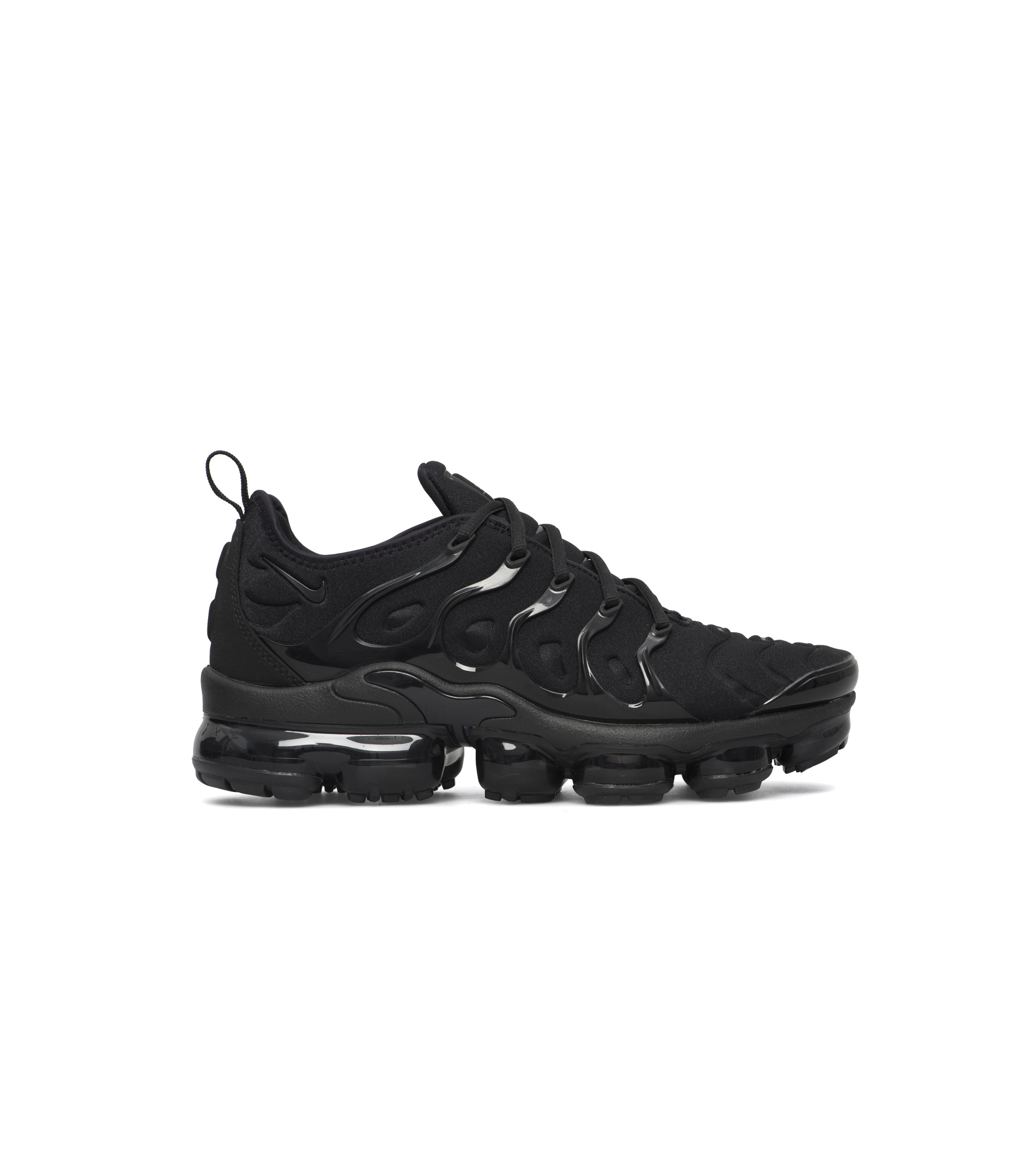 black vapormax plus boys